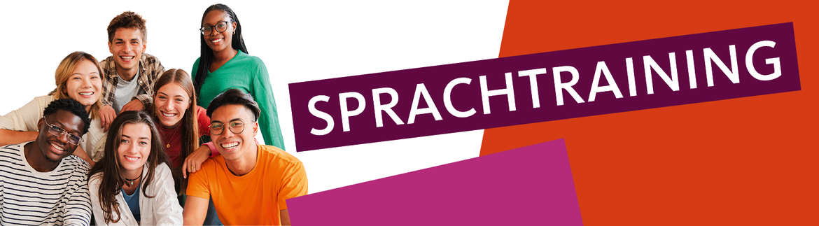 Gruppe junger, vielfältiger Menschen lächelt freundlich in die Kamera. Sie stehen eng beieinander vor einem weißen Hintergrund. Daneben bunte grafische Flächen mit dem Schriftzug ‚Sprachtraining‘ in weißer Schrift auf violettem Balken